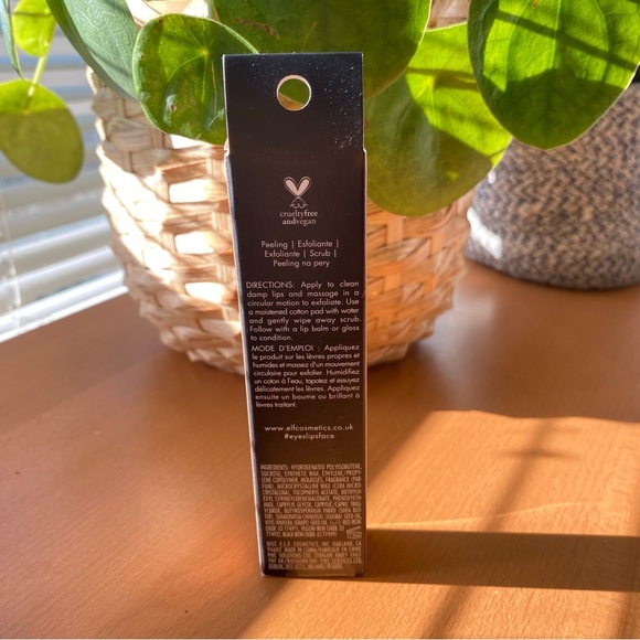 e.l.f. Brown Sugar Lip Exfoliator Vitamin E & Jojoba Oils Shea Butter - Picture 2 of 4